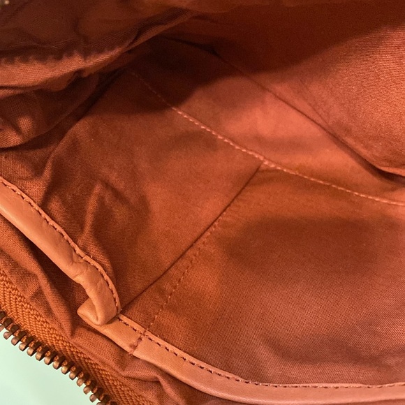 I Malatesta Woven Leather Camel Folding Shoulder Bag - Picture 9 of 16